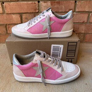 Shu Shop PAZ Pink Lizard Sneaker Shoes Women’s Size 9 Slip On Casual Sturdy